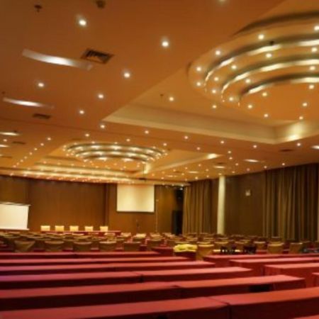 Xilaifeng Hotel Наньнин Экстерьер фото