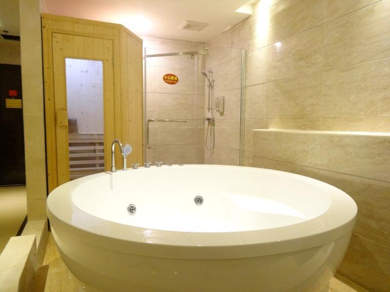 Xilaifeng Hotel Наньнин Экстерьер фото